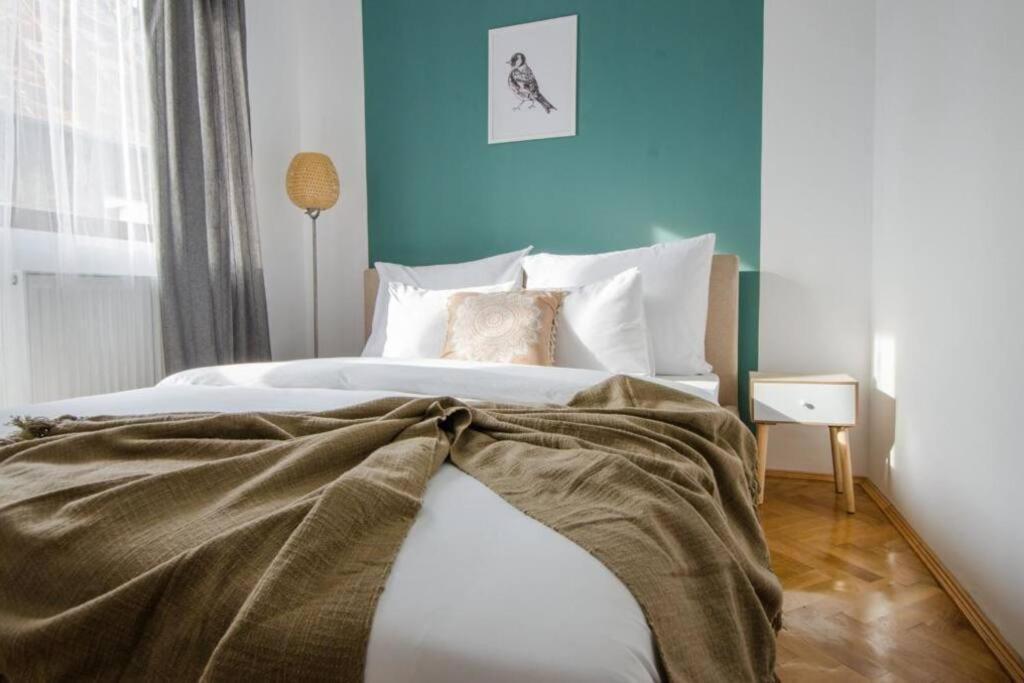 Stylized And Modern Apartment In Bucarest Esterno foto